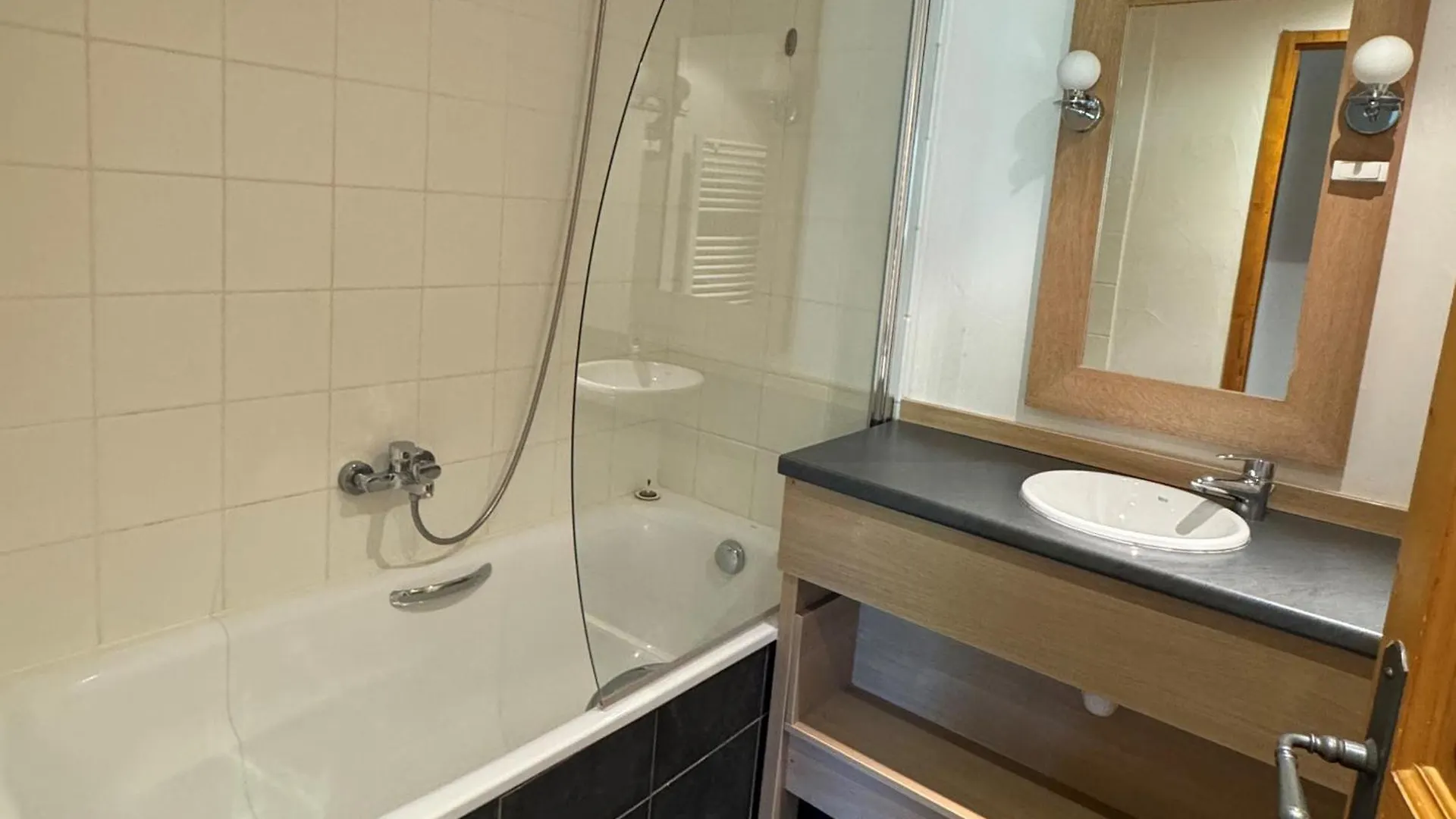 Apartment Appartement 2 Pieces + Cabine, Ski Aux Pieds, Piscine, Espace Bien-Etre, Animaux Admis, Belle Plagne - Fr-1-181-2808 La Plagne-Tarentaise
